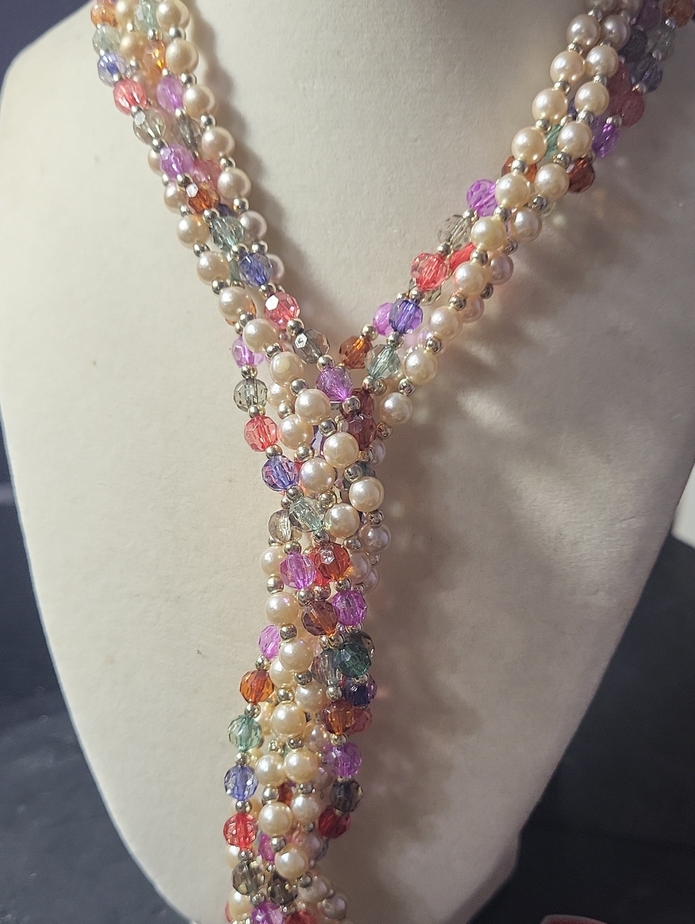 Vintage Multicolor Lightweight Plastic Necklace - Elegant Women’s Jewelry